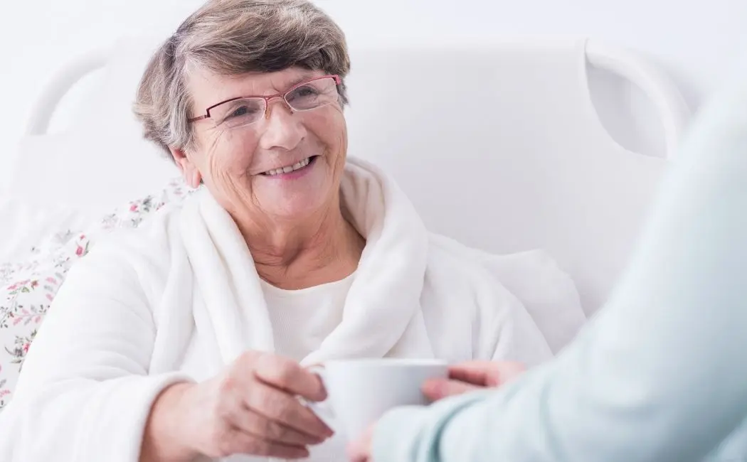 Jak opiekować się osobą starszą w domu opieki