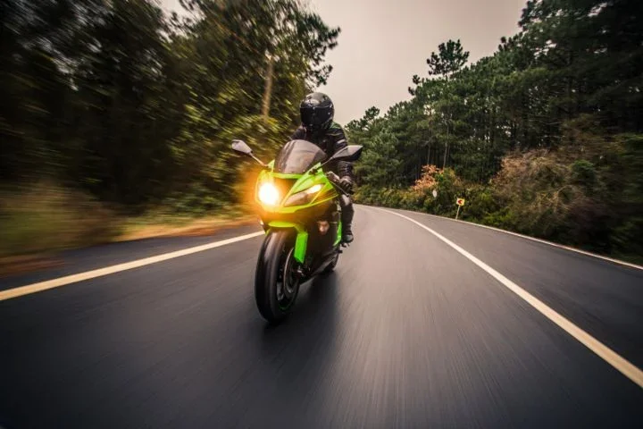 Nie odpala Ci motocykl? Tych 7 kroków pomoże szybko zdiagnozować problem
