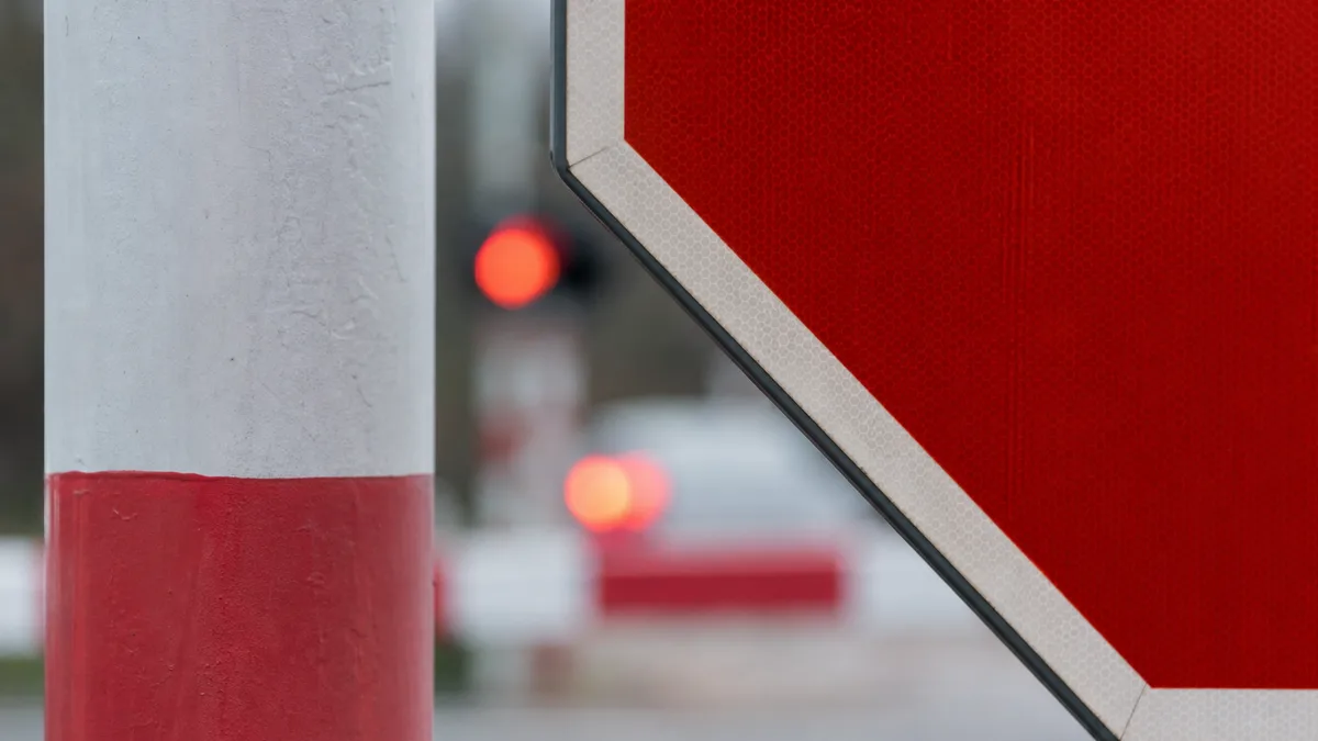 Pięć wykroczeń na niestrzeżonym przejeździe w Ostromecku