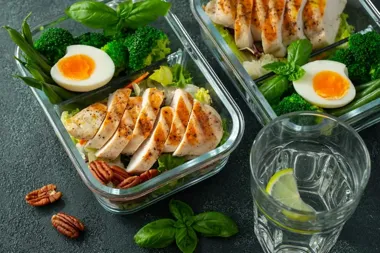 Skąd możesz mieć pewność, że catering pudełkowy wygodnadieta.pl dostarczy posiłki świeże i przygotowane z najwyższej jakości składników?