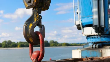 Replika portowego żurawia stanie nad Brdą. Montaż jeszcze w październiku