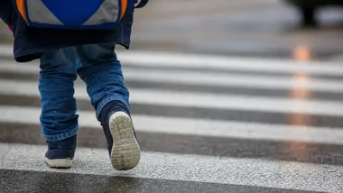 Polfinek uczył pierwszoklasistów bezpiecznej drogi do szkoły