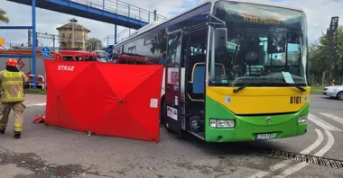 Wypadek w Nakle nad Notecią. Chłopiec na hulajnodze pod autobusem