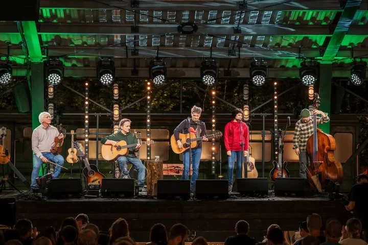 Grafika promocyjna wydarzenia Stare Dobre Małżeństwo w Bydgoszczy — koncert