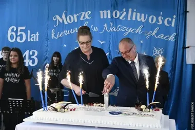 65 lat historii i pokoleń. Szkoła przy Brdyujściu świętowała jubileusz
