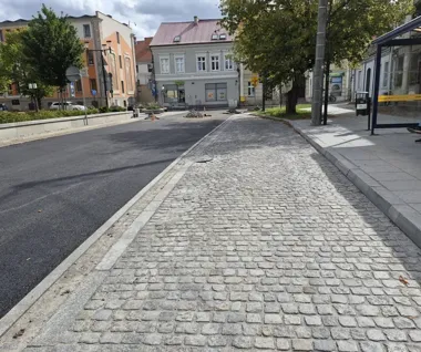 Wyzwolenia w Starym Fordonie z nową nawierzchnią. Autobusy wracają na trasy