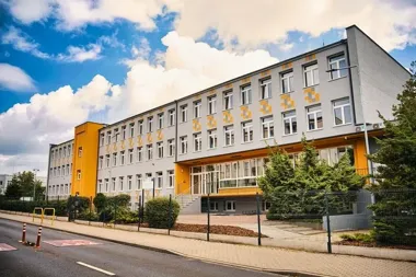 Ekonomik wraca do swojej siedziby. Szkoła przeszła gruntowną zmianę