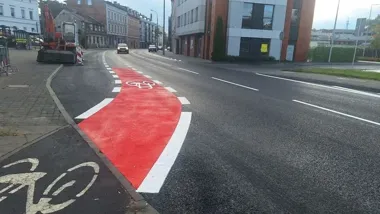 Poznańska po remoncie. Rowerzyści zyskali wydzielony pas jezdni