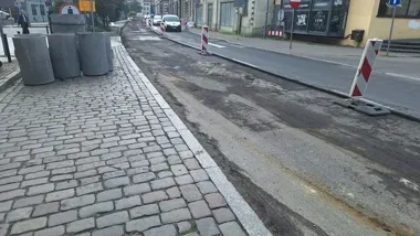 Pod asfaltem ulicy Poznańskiej odkryto ślad tramwajowej historii