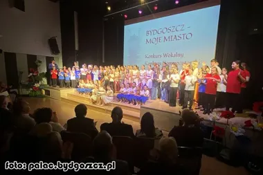 Młodzi śpiewali o Bydgoszczy. Pałac Młodzieży usłyszał premierową piosenkę