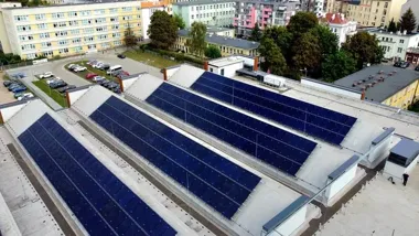 Bydgoszcz stawia na słońce. Farma przy dawnej oczyszczalni zasili miejskie budynki