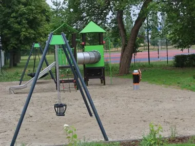 Piracki ster i street workout w Brdyujściu. Plac przy szkole urósł