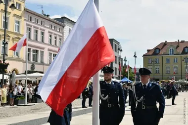 Awanse i miejskie wyróżnienia dla policjantów. Uroczystość na Starym Rynku