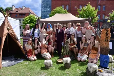 Wyspa Młyńska w barwach świata. Uczniowie pokazali siłę tolerancji