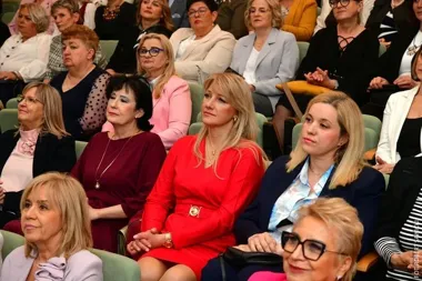 W Operze Nova padły słowa wdzięczności Pielęgniarki i położne świętowały jubileusz