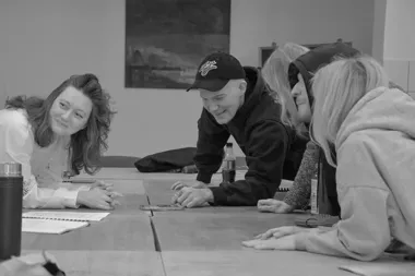 Wichrowe Wzgórza. Love To Die – teatralna wariacja o tęsknocie i niespełnieniu