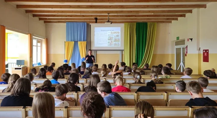 200 uczniów z Brzozy dostało lekcję, która może uratować wakacje