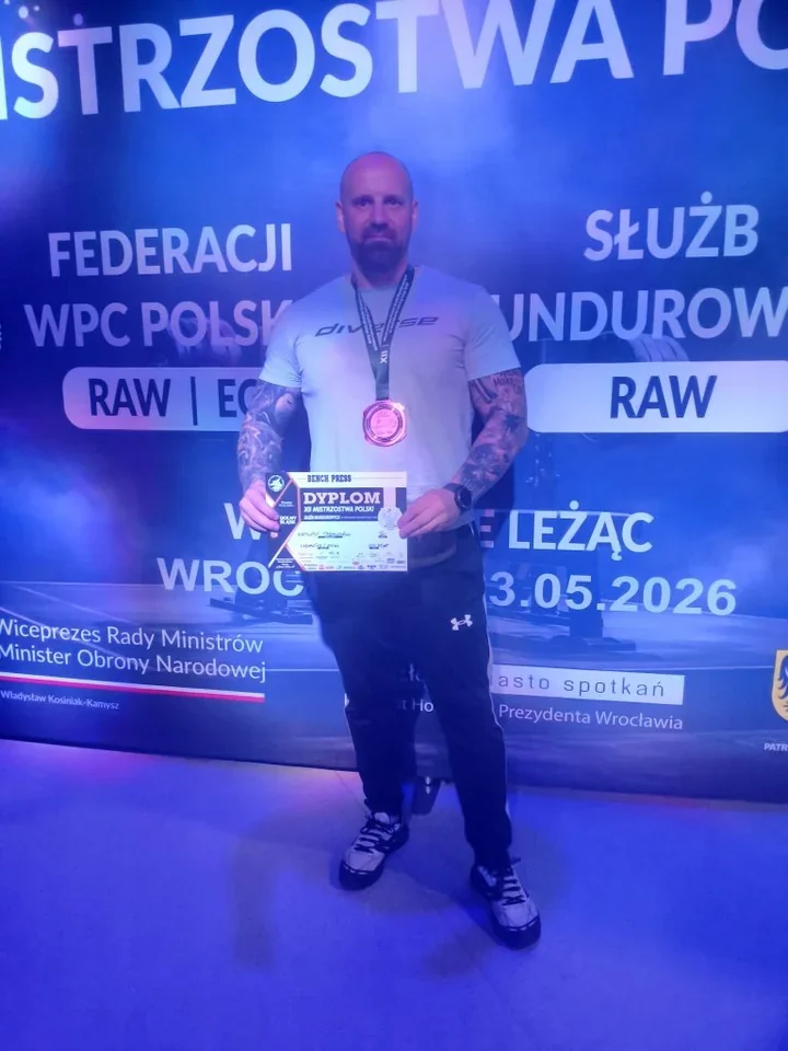 Na podium po 195 kilogramach - bydgoski policjant z kryminalnego