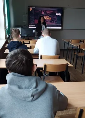 Handel ludźmi przestał być tylko historią z ulicy - w Bydgoszczy ostrzegali uczniów