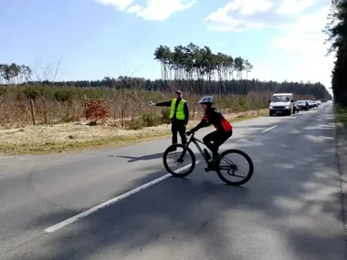 Policjanci pilnowali maratonu, który przecinał drogi i ulice Koronowa