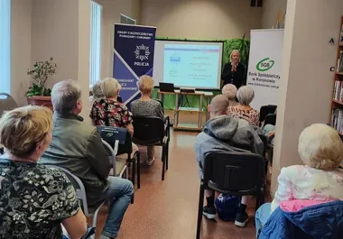 W Koronowie ostrzegli seniorów przed „wnuczkiem”, „policjantem” i BLIK-iem