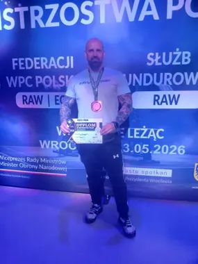Na podium po 195 kilogramach - bydgoski policjant z kryminalnego
