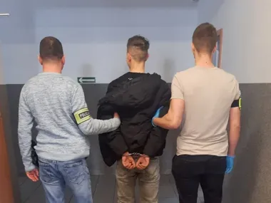 18-latek wpadł za skradzionego Forda i narkotyki w Bydgoszczy