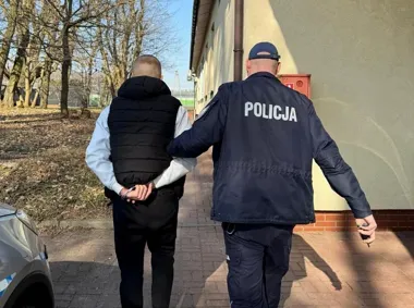 Wpadł na drodze do Bydgoszczy - miał sądowy zakaz i stracił prawo jazdy na zawsze