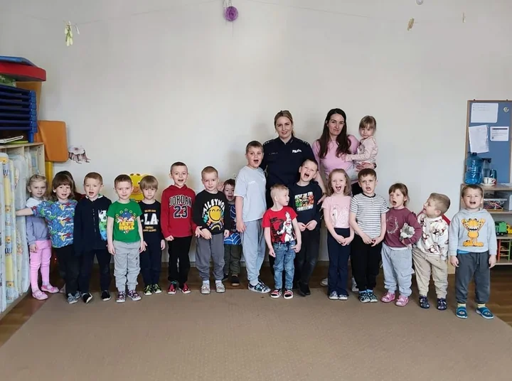 Przedszkolaki z Koronowa poznały numer, który może uratować życie