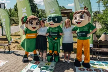 Pszokuś wszedł do gry. Bydgoskie dzieci zaczynają wakacje z recyklingiem