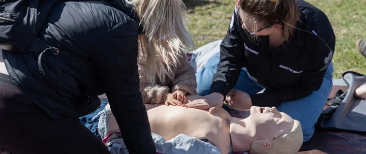 Pierwsza pomoc wchodzi na ulice regionu. Treningi ruszą w 45 miejscach