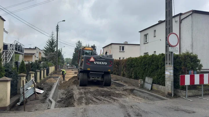 Na Gęsiej powstaje pieszo-jezdnia. Prace mają skończyć się przed wakacjami